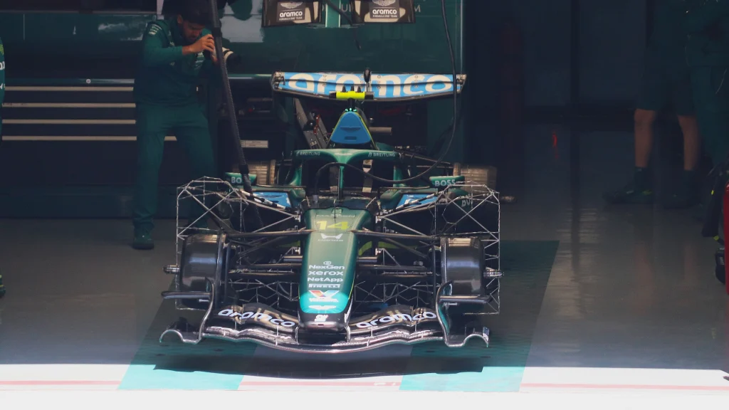 El monoplaza Aston Martin AMR26 en una sesión de pruebas durante la temporada 2026 de Fórmula 1.
