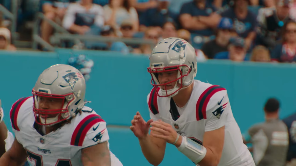 Drake Maye, quarterback de New England Patriots, durante un partido de la NFL en la temporada 2026.