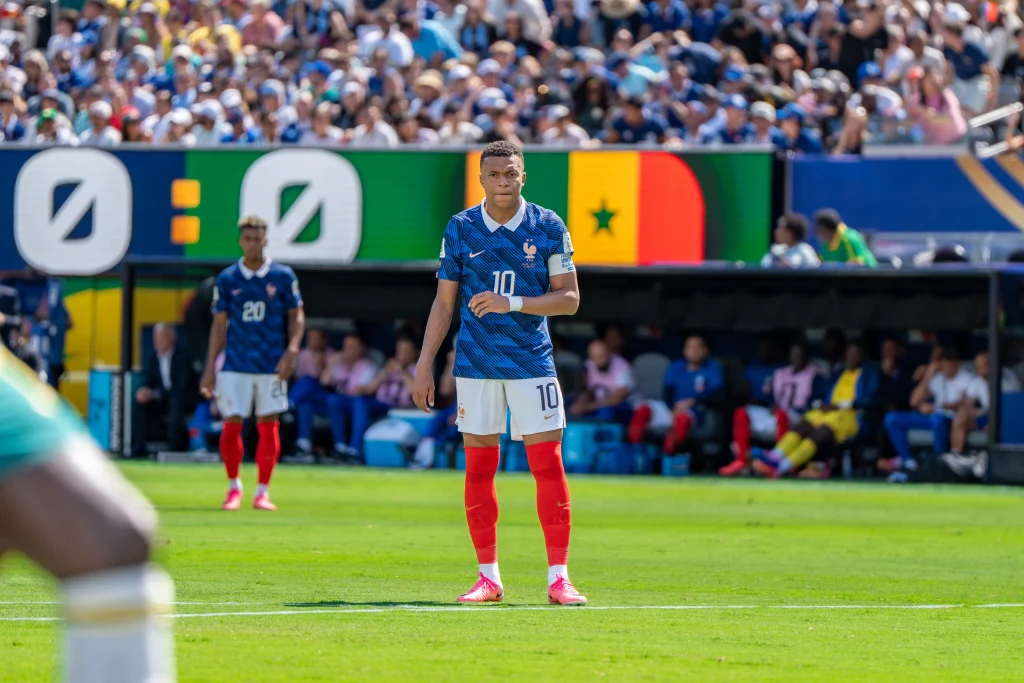 Kylian Mbappé con la camiseta de Francia durante un partido del Mundial 2026.