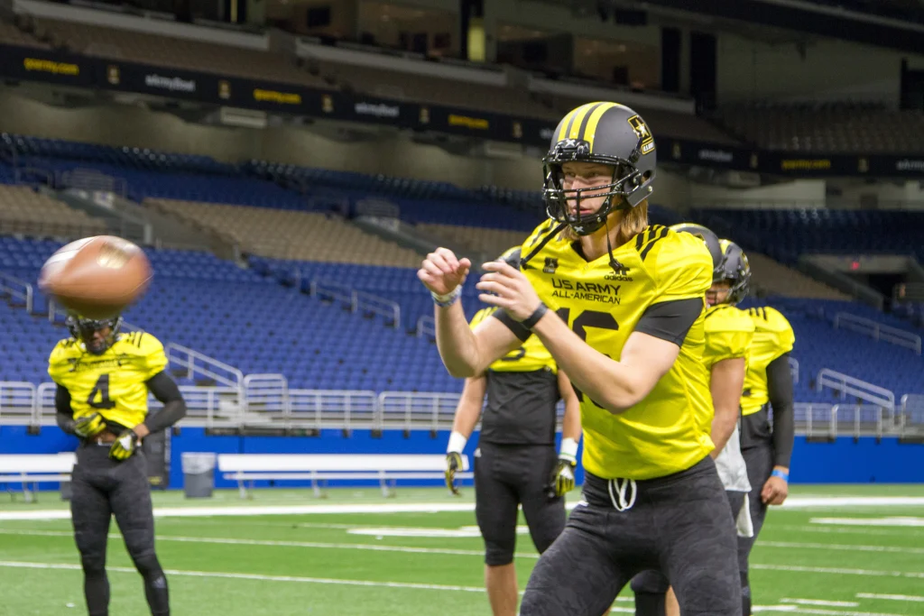 Trevor Lawrence, quarterback de los Jacksonville Jaguars, durante un partido de la NFL en la temporada 2026.