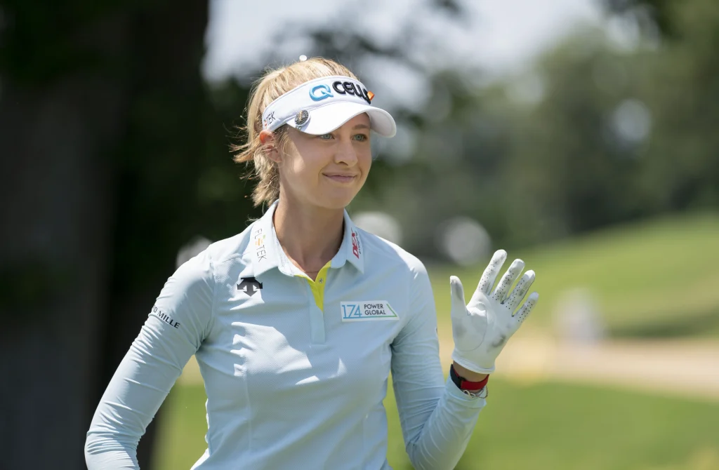 Nelly Korda, golfista estadounidense número uno del mundo, durante un torneo de la LPGA.