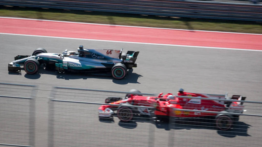 Lewis Hamilton al volante de su Ferrari durante una práctica libre del Gran Premio de Estados Unidos en Austin.