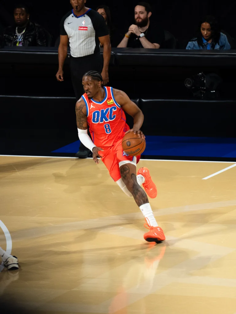Jalen Williams, alero de Oklahoma City Thunder, durante un partido de la NBA.