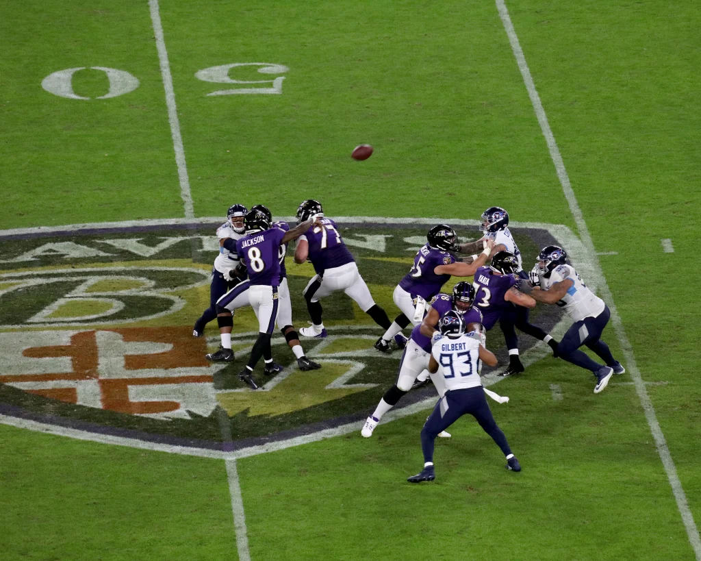 Lamar Jackson, quarterback de Baltimore Ravens, durante un partido de la NFL.