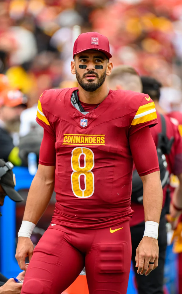 Marcus Mariota, quarterback de los Washington Commanders, durante un partido de la NFL en Londres.